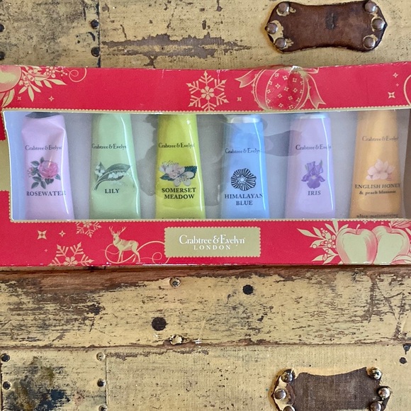 CRABTREE EVELYN HAND CREAM SET HAND THERAPY COLLECTION NIB - Picture 3 of 4